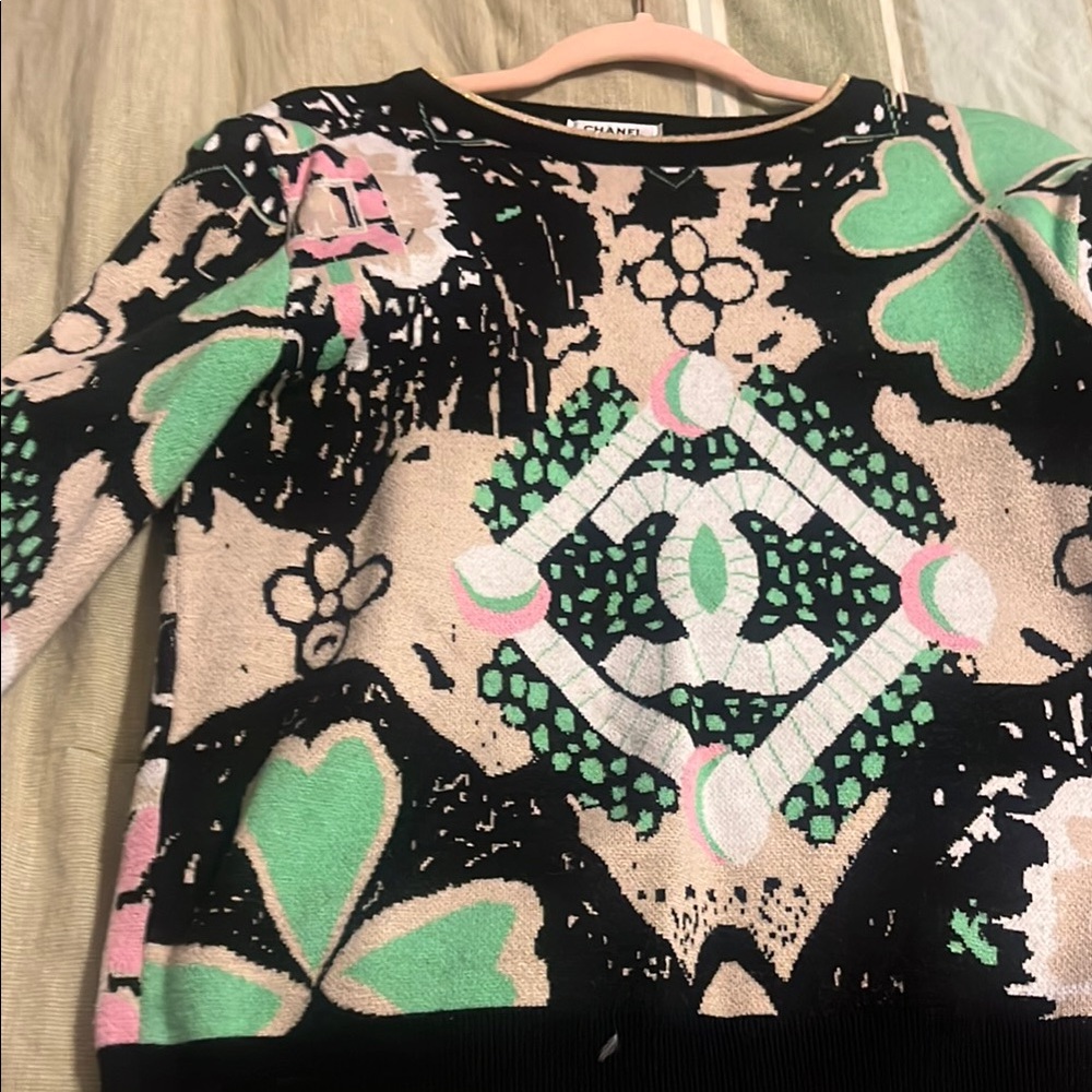 💯 % Authentic Chanel Women's Multicolor Sweater